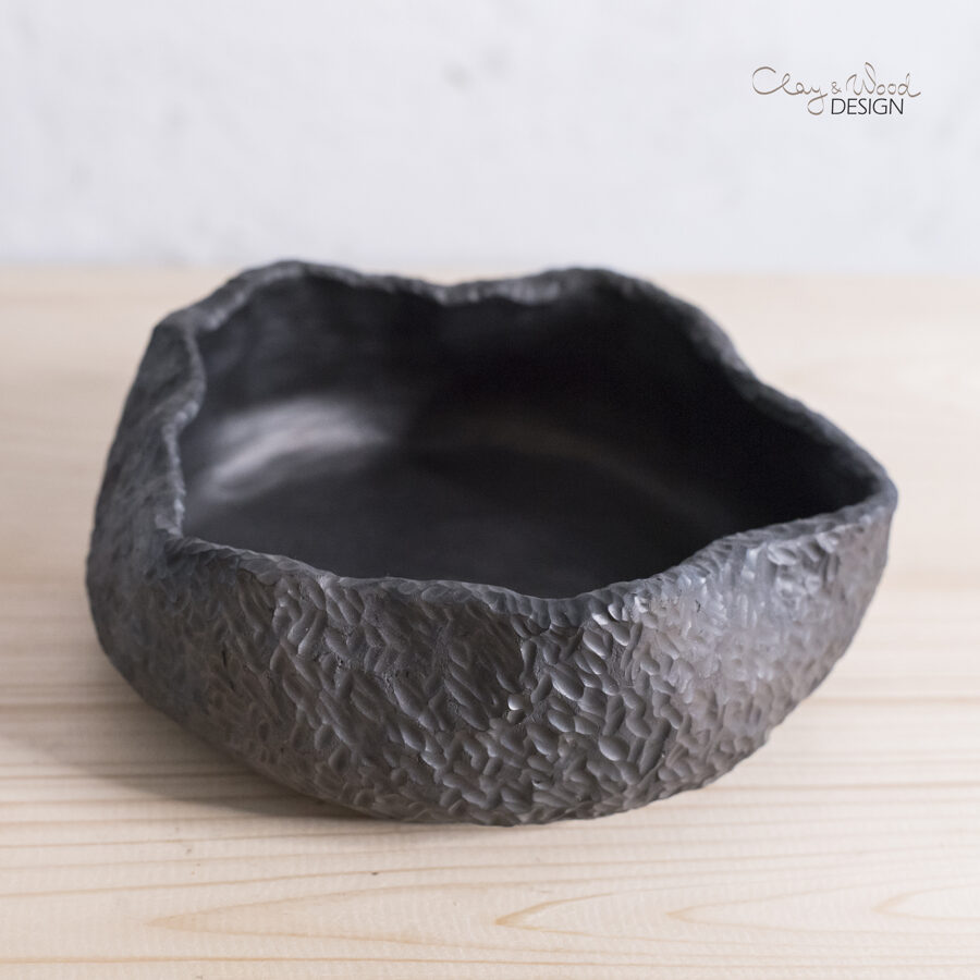 Melnās keramikas saldumu trauks "KRUNKAINIE"
