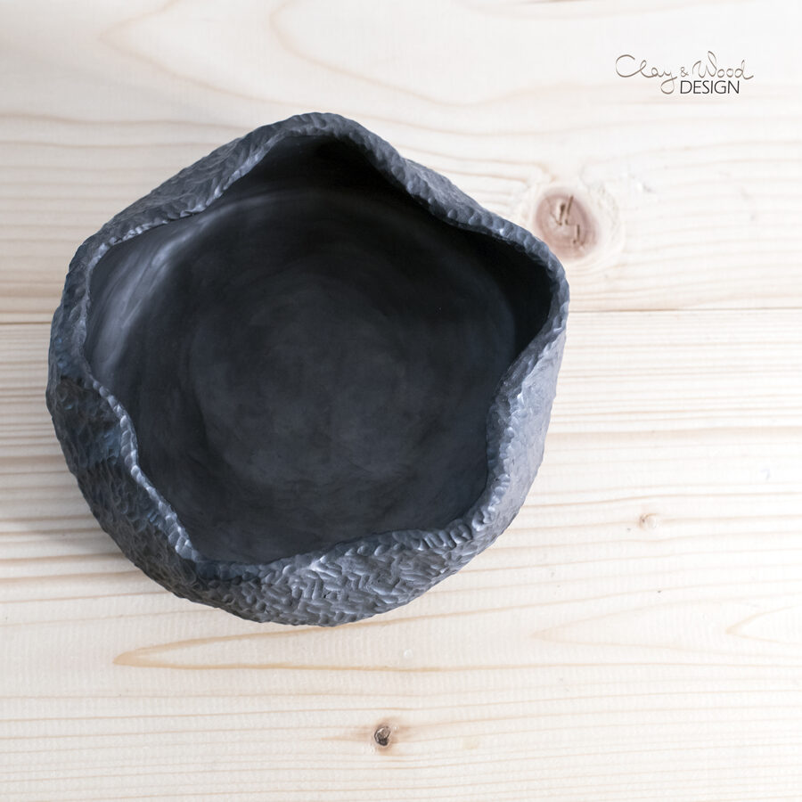 Melnās keramikas saldumu trauks "KRUNKAINIE"