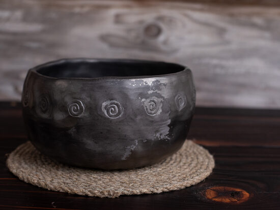 Melnās keramikas bļodiņa "Rozītes" 15