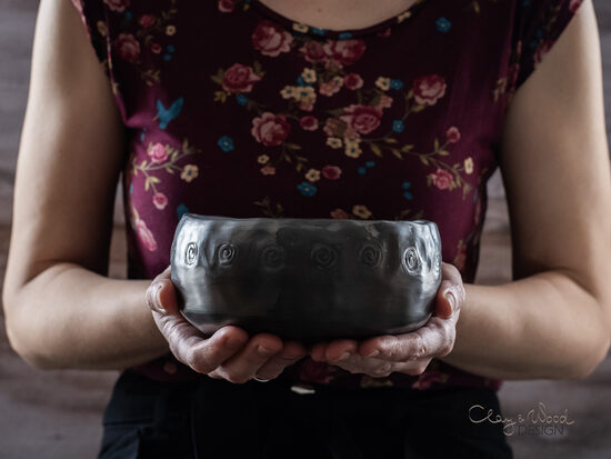 Melnās keramikas bļodiņa "Rozītes" 13