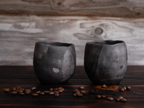 Melnās keramikas krūžu komplekts