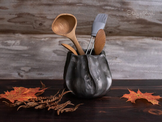 Melnās keramikas trauks virtuves piedrumiem