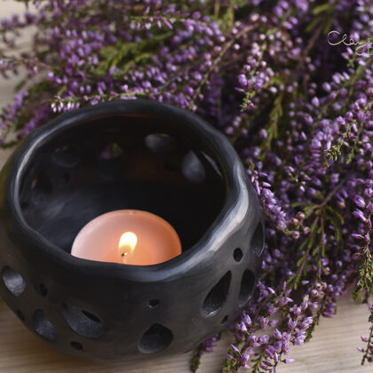 Ceramic candle holder for tealight
