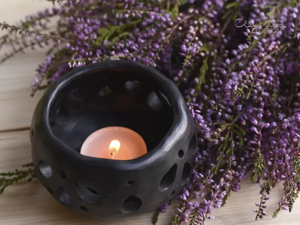 Ceramic candle holder for tealight